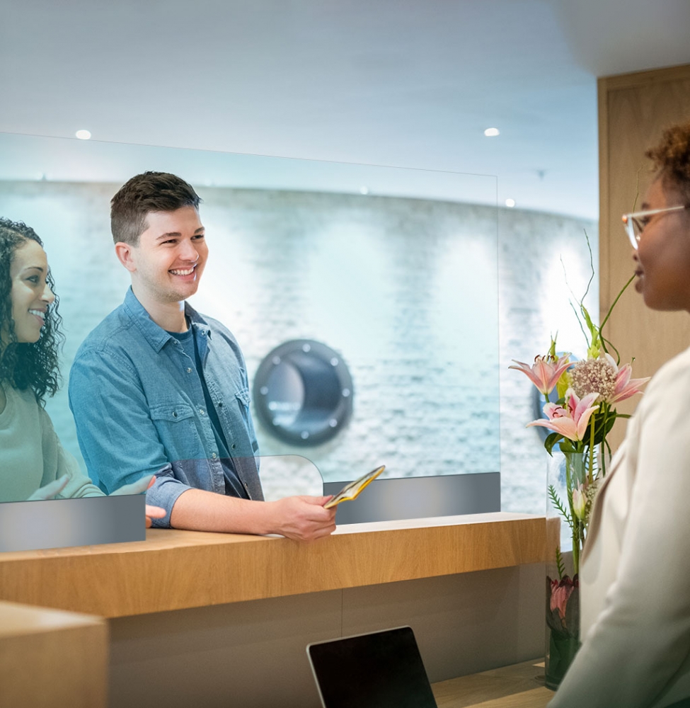 hotel glass partition