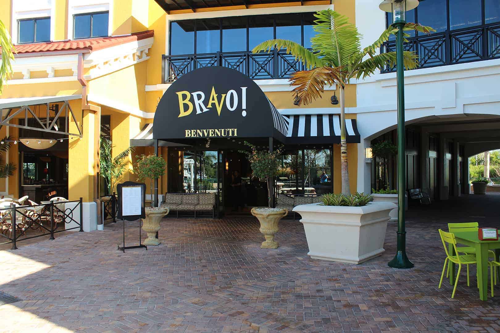 Bravo! restaurant with SMI 090 Storefront System from Aldora